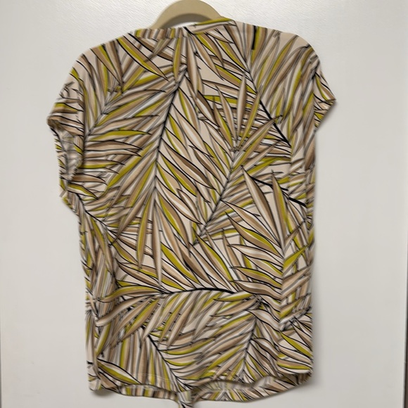 Tahari blouse BNWOT - Picture 3 of 4